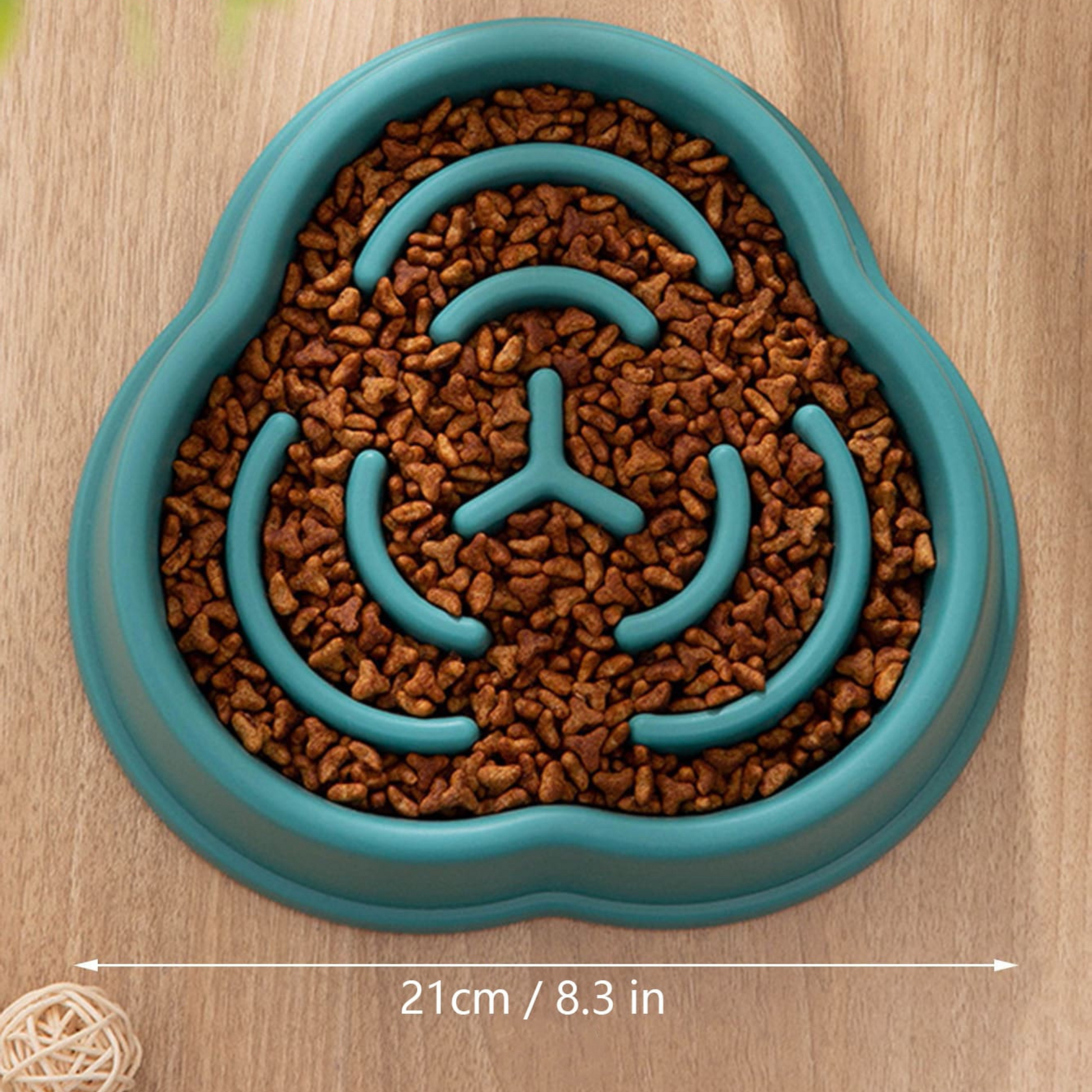Slow-Feeder Bowl for Dogs - Promotes slow eating and aids digestion - Random Color Option.